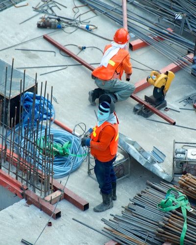 Artisan du bâtiment sur un chantier BTP